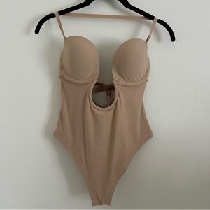 Skims Deep Plunge Shapewear Thong Bodysuit in Clay size Medium